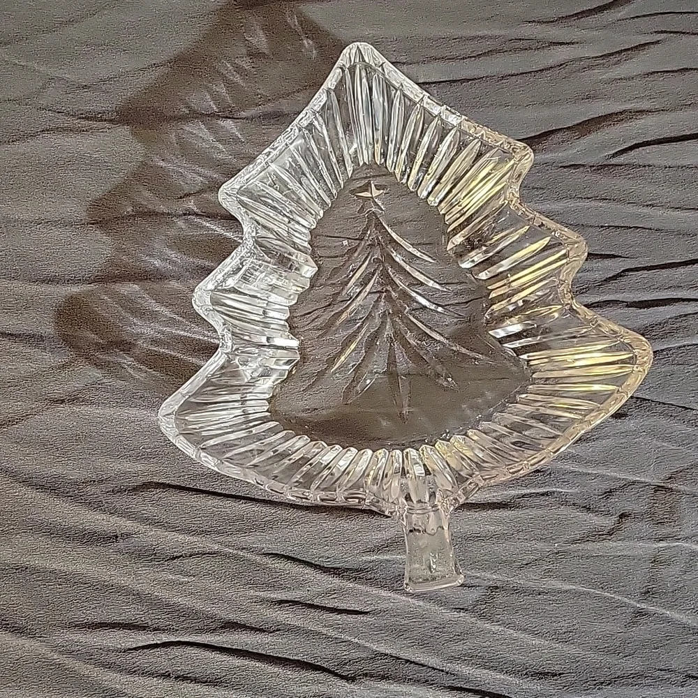 MIKASA CRYSTAL/GLASS CHRISTMAS TREE SHAPE CANDY/NUT DISH